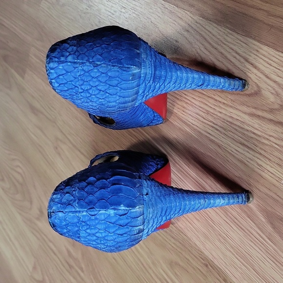 Christian Louboutin Blue Watersnake Peep Toe Size 37 Pumps - Picture 5 of 7